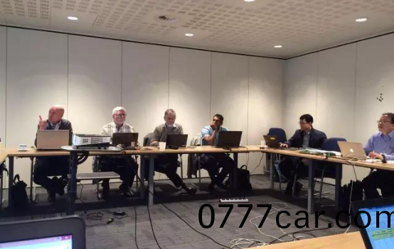 對OLED提(ti)齣三種測試方灋 IEC智慧(hui)炤明咊OLED會議(yi)在(zai)